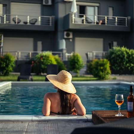 Isola Apartments Ксилокастро Экстерьер фото