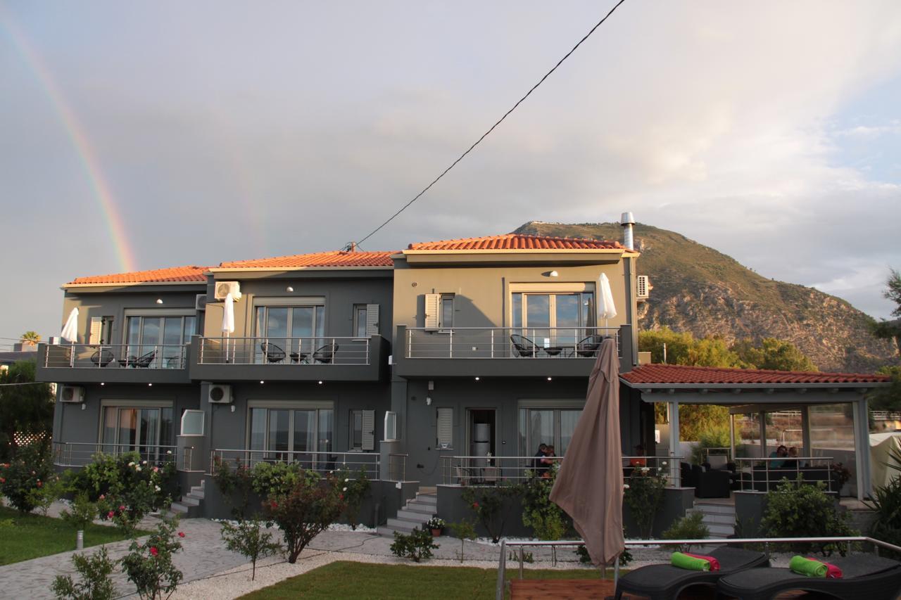 Isola Apartments Ксилокастро Экстерьер фото