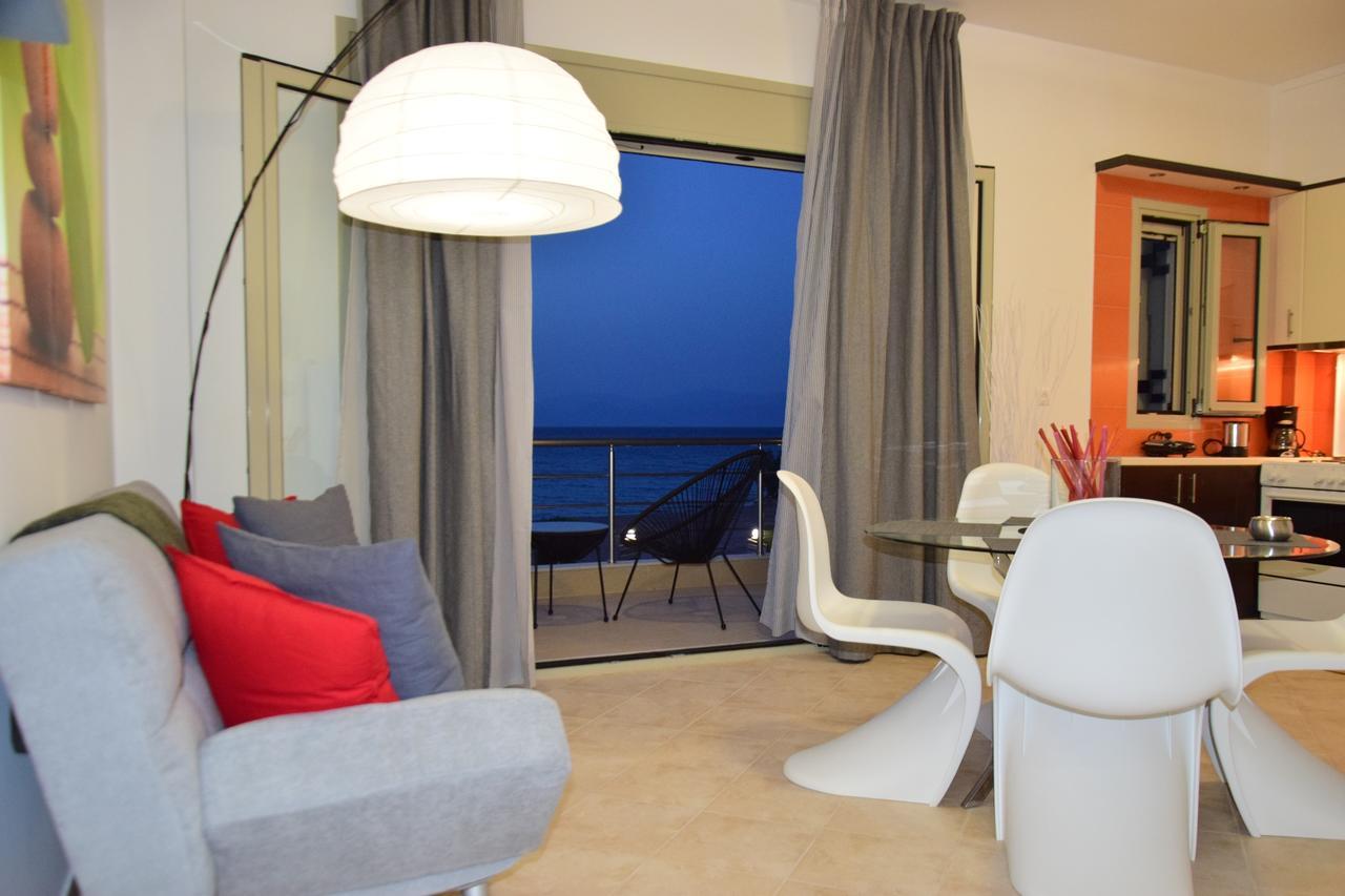 Isola Apartments Ксилокастро Экстерьер фото